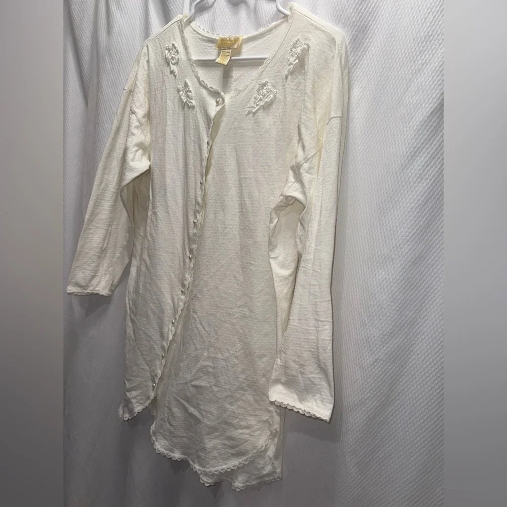 Vintage 90’s Gold Label Victorias Secret Women’s White Cotton Nightgown-Size S